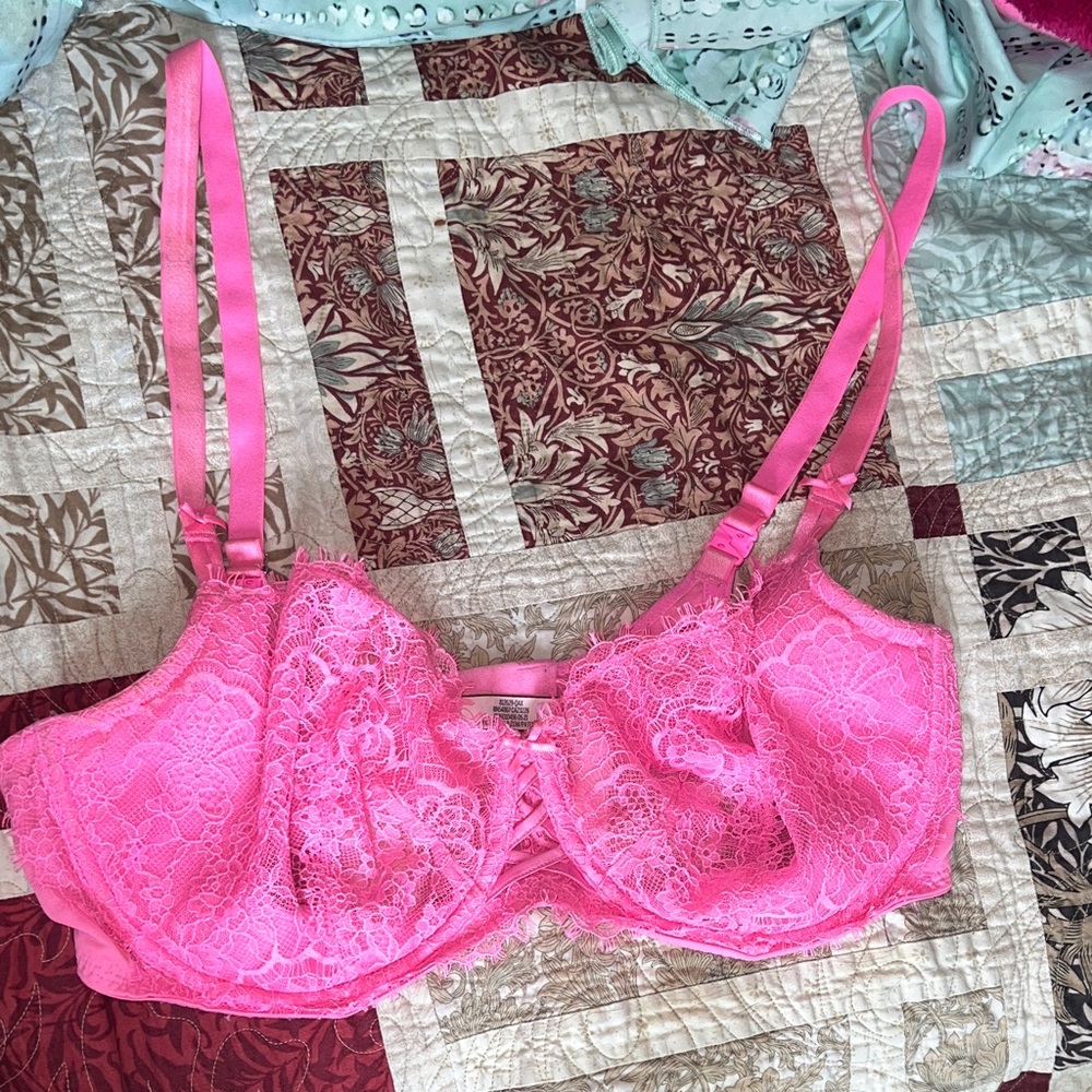 Victoria’s Secret, Dream Angels, push up W/o padding, lace,